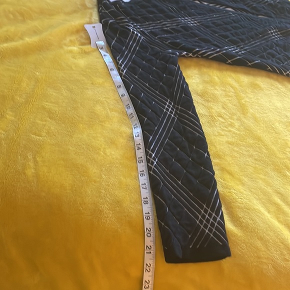 Neiman Marcus 2 piece sweater business casual stretchy - Picture 5 of 10